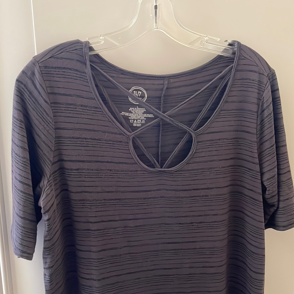 Maurices 24/7 short sleeved top. Gray with stripes. Size Large.